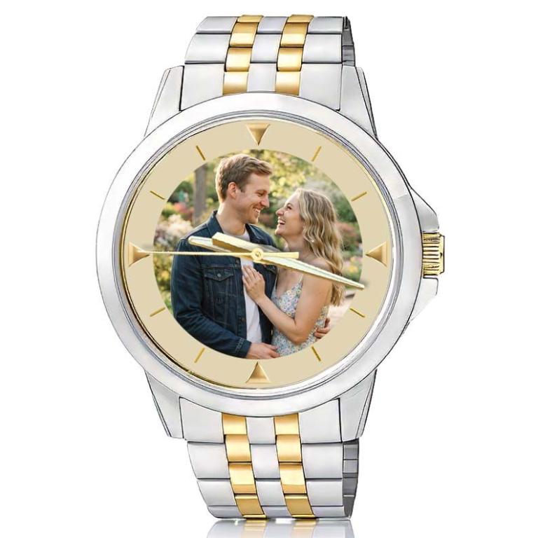 Die personalisierte Armbanduhr für Männer als Citizen Armbanduhr in bocolor mit Zifferblatt und goldenen Dreiecken sowie Foto