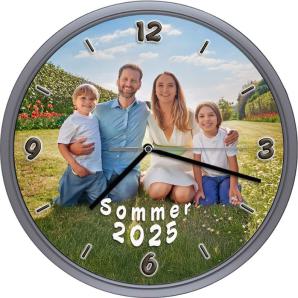 Die Wanduhr mit Funkuhrwerk zum selbst gestalten mit eigenem Zifferblatt, Foto und Text – Variante 01
